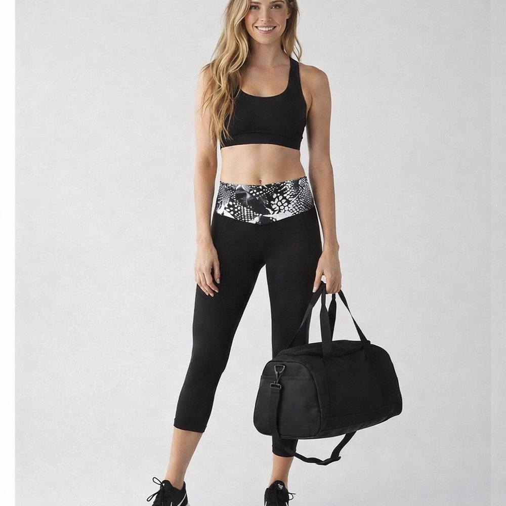 Lululemonโ Hi-Rise All The Right Places Crop Black 4